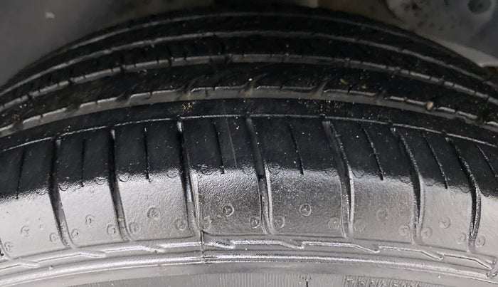 2015 Hyundai Creta 1.6 SX PLUS PETROL, Petrol, Manual, 81,516 km, Left Rear Tyre Tread