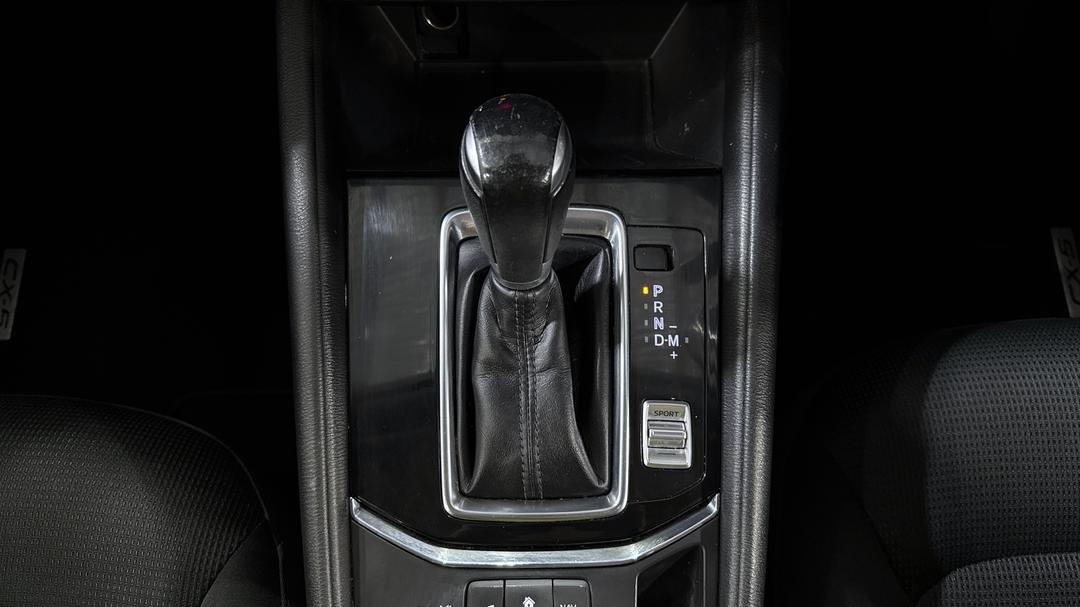 2018 Mazda CX-5 Maxx Sport (4x4), Automatic, 96625 km, Gear Lever 