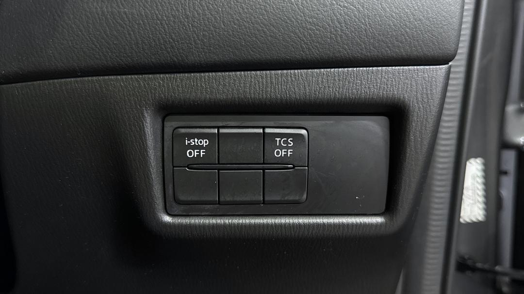 2018 Mazda CX-5 Maxx Sport (4x4), Automatic, 96625 km, Utility Switches/Buttons