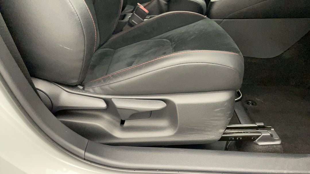 2021 Toyota Gr Yaris Rallye, Manual, 16753 km, Drivers Side Adjustment Panel