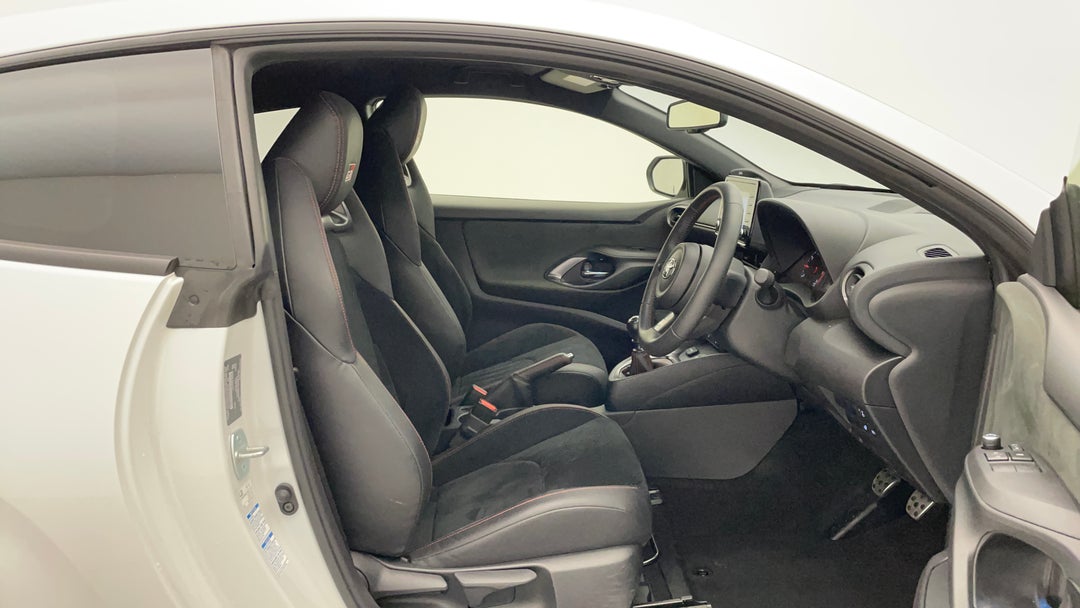 2021 Toyota Gr Yaris Rallye, Manual, 16753 km, Right Side Front Door Cabin View