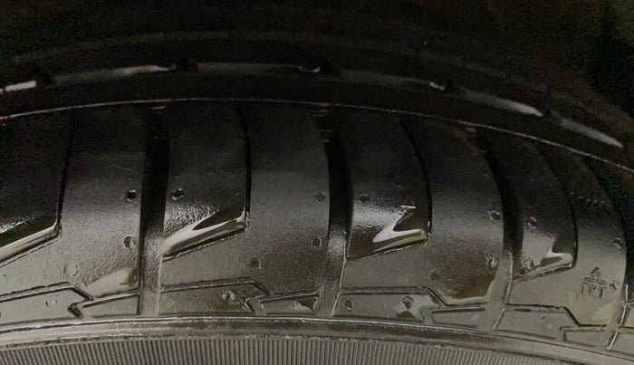 2019 KIA SELTOS HTX CVT 1.5 DUAL TONE, Petrol, Automatic, 27,245 km, Left Front Tyre Tread