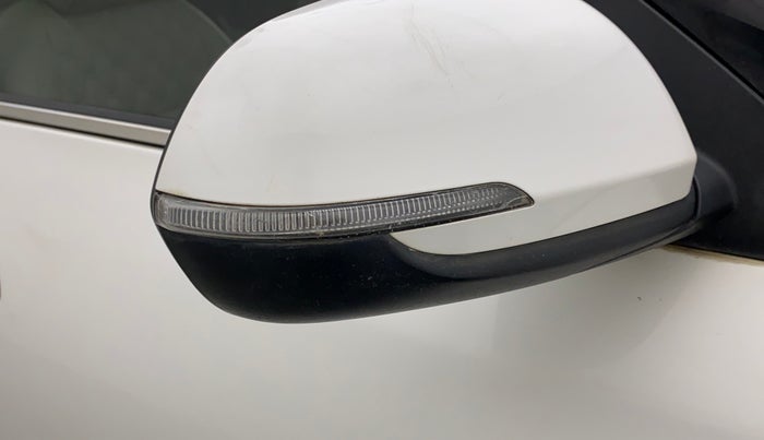 2019 KIA SELTOS HTX CVT 1.5 DUAL TONE, Petrol, Automatic, 27,245 km, Right rear-view mirror - Indicator light not working