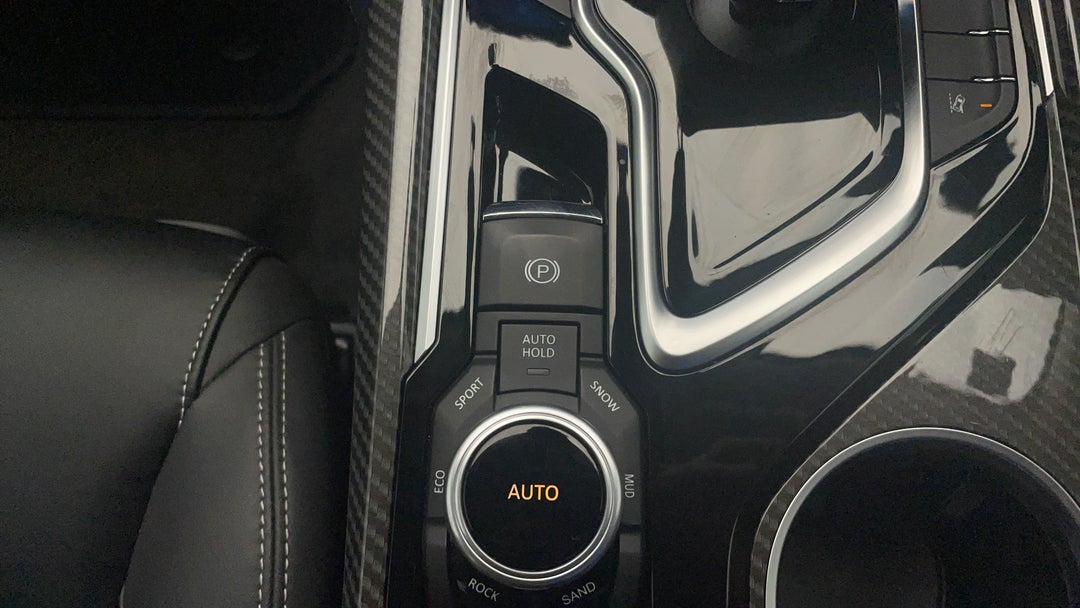 2023 LDV D90 Executive (4wd) D20, Automatic, 35737 km, Handbrake