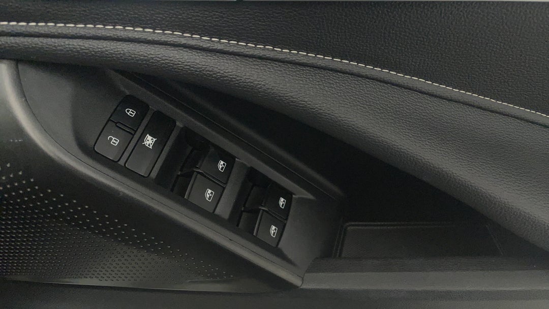 2023 LDV D90 Executive (4wd) D20, Automatic, 35737 km, Drivers Side Door Panel Controls