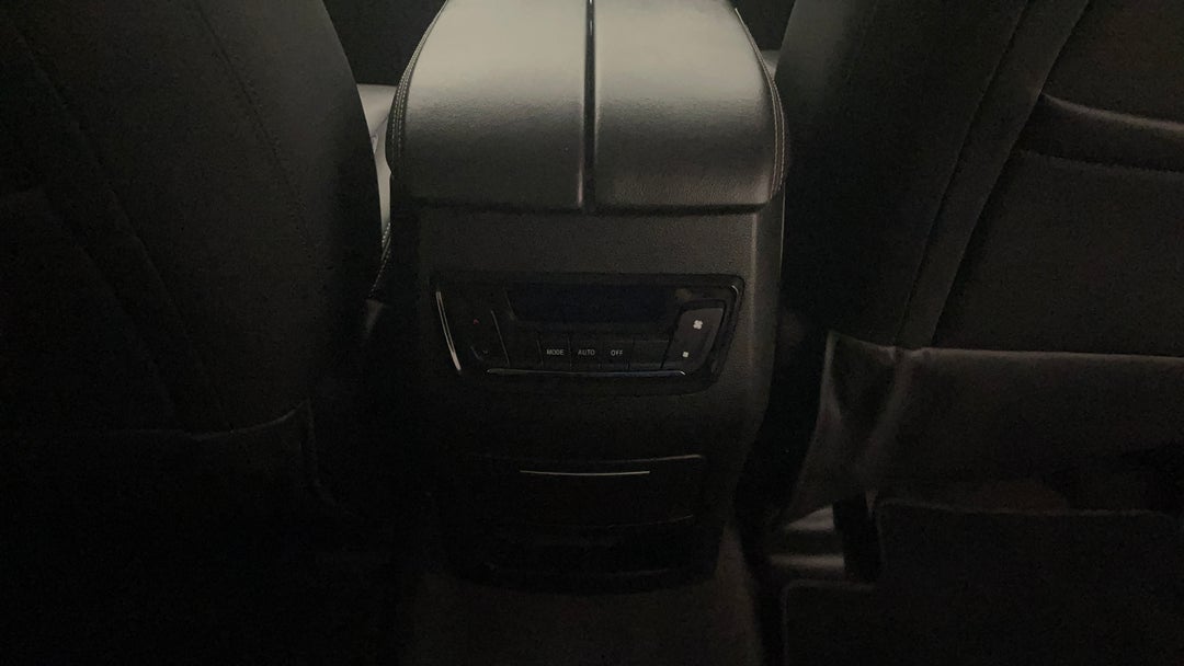 2023 LDV D90 Executive (4wd) D20, Automatic, 35737 km, Rear A/C Vent