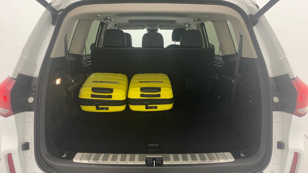 2023 LDV D90 Executive (4wd) D20, Automatic, 35737 km, Boot Inside View with Luggage