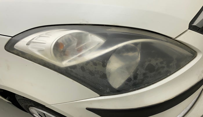 2015 Maruti Swift Dzire VXI, Petrol, Manual, 85,929 km, Right headlight - Minor scratches