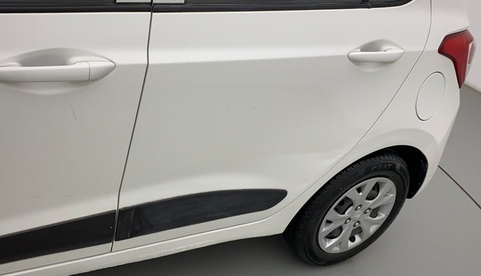2015 Hyundai Grand i10 MAGNA 1.2 KAPPA VTVT, Petrol, Manual, 68,196 km, Rear left door - Slightly dented