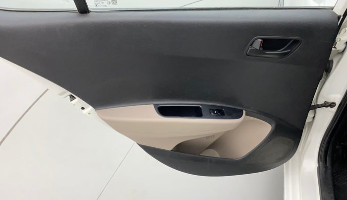 2015 Hyundai Grand i10 MAGNA 1.2 KAPPA VTVT, Petrol, Manual, 68,196 km, Left rear window switch / handle - Switch/handle not functional