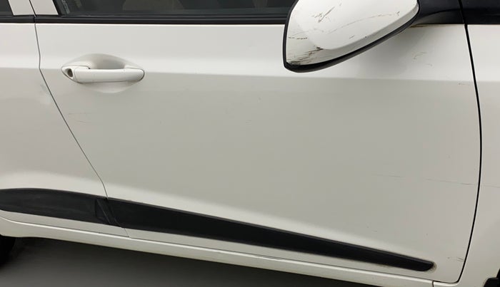 2015 Hyundai Grand i10 MAGNA 1.2 KAPPA VTVT, Petrol, Manual, 68,196 km, Driver-side door - Slightly rusted