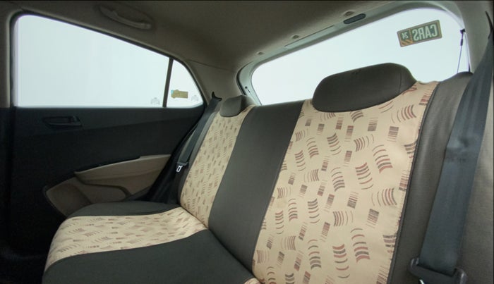 2015 Hyundai Grand i10 MAGNA 1.2 KAPPA VTVT, Petrol, Manual, 68,196 km, Right Side Rear Door Cabin