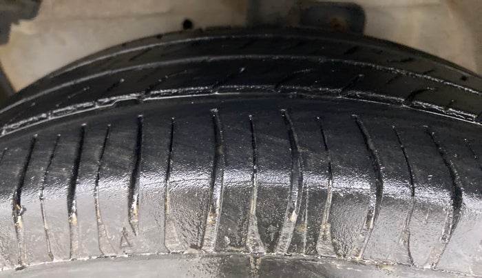 2017 Maruti Celerio VXI d, Petrol, Manual, 67,482 km, Left Front Tyre Tread