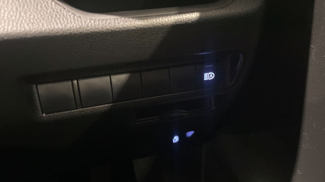 2020 Toyota RAV4 Gx (2WD) Hybrid, Automatic, 61563 km, Utility Switches/Buttons