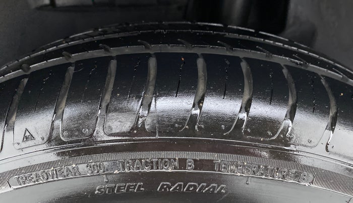 2020 Maruti Dzire VXI, Petrol, Manual, 12,922 km, Left Rear Tyre Tread
