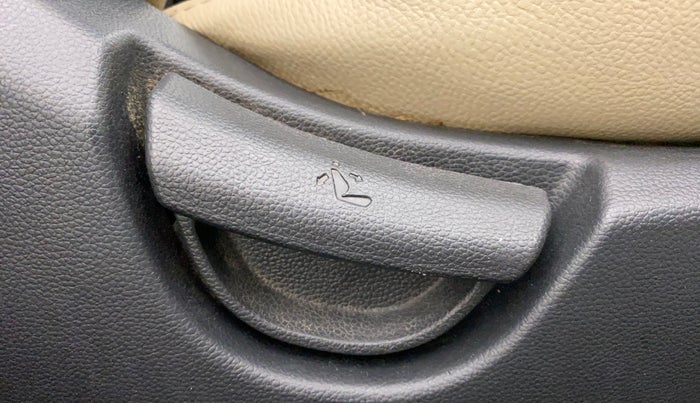 2014 Hyundai Grand i10 MAGNA 1.2 KAPPA VTVT, Petrol, Manual, 82,116 km, Driver Side Adjustment Panel