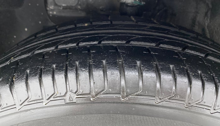 2019 Hyundai Elite i20 SPORTZ PLUS 1.2, Petrol, Manual, 29,829 km, Left Front Tyre Tread