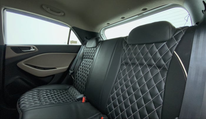 2019 Hyundai Elite i20 SPORTZ PLUS 1.2, Petrol, Manual, 29,829 km, Right Side Rear Door Cabin