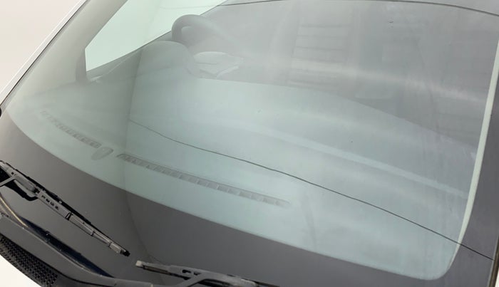 2019 Hyundai Verna 1.6 VTVT SX, CNG, Manual, 74,621 km, Front windshield - Minor spot on windshield
