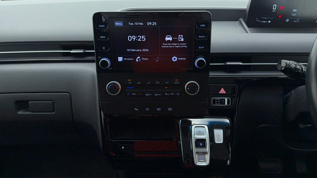 2022 Hyundai Staria Staria, Automatic, 53831 km, Center Console