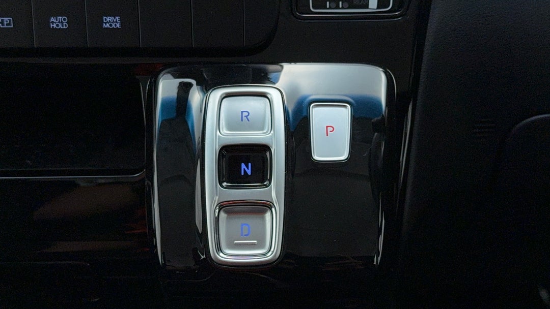 2022 Hyundai Staria Staria, Automatic, 53831 km, Gear Lever 