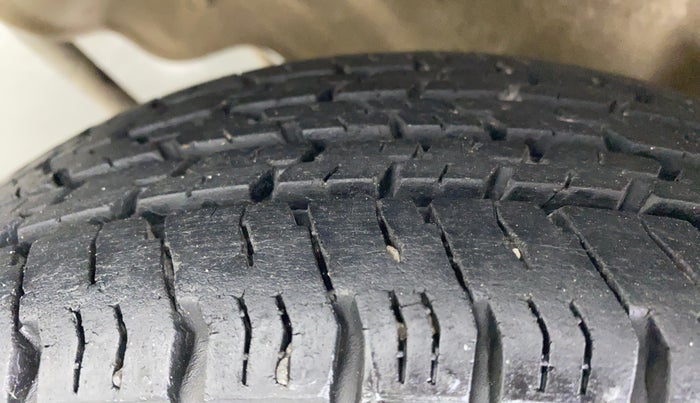 2015 Maruti Alto K10 VXI OPT, Petrol, Manual, 34,658 km, Left Front Tyre Tread