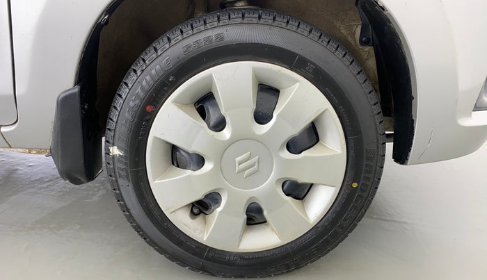 2015 Maruti Alto K10 VXI OPT, Petrol, Manual, 34,658 km, Right Front Wheel