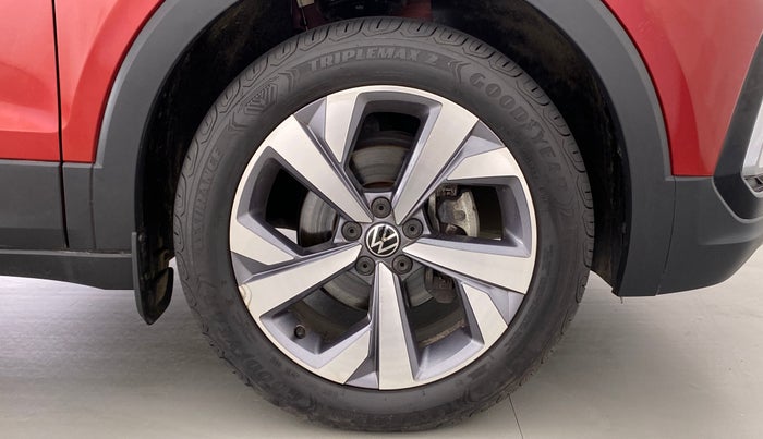 2022 Volkswagen TAIGUN TOPLINE  1.0 TSI AT, Petrol, Automatic, 8,456 km, Right Front Wheel