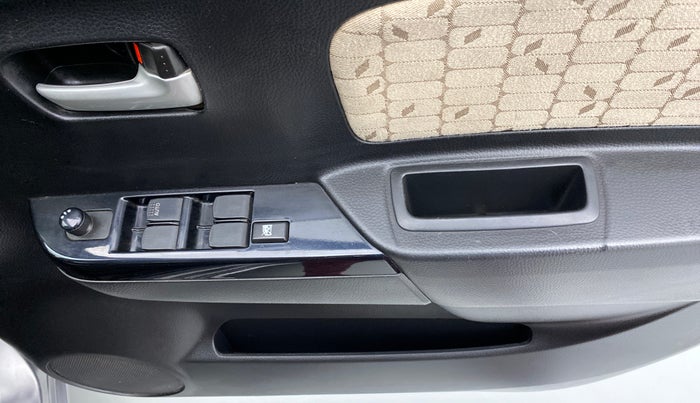 2017 Maruti Wagon R 1.0 VXI, Petrol, Manual, 27,302 km, Driver Side Door Panels Control