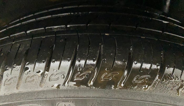 2023 KIA SONET GTX PLUS 1.0 IMT, Petrol, Manual, 4,895 km, Left Rear Tyre Tread