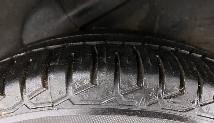2012 Hyundai i10 ERA 1.1, Petrol, Manual, 60,634 km, Left Rear Tyre Tread
