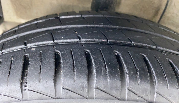 2019 Hyundai GRAND I10 NIOS SPORTZ PETROL, Petrol, Manual, 40,877 km, Right Rear Tyre Tread