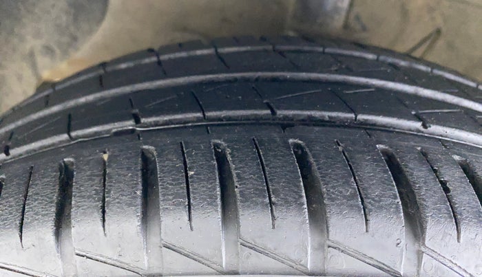 2019 Hyundai GRAND I10 NIOS SPORTZ PETROL, Petrol, Manual, 40,877 km, Left Front Tyre Tread