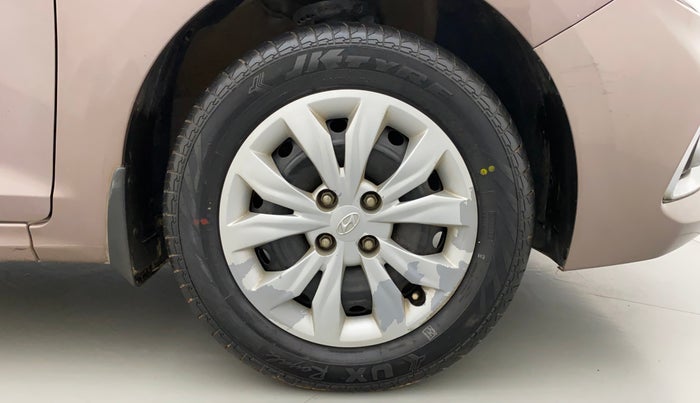 2018 Hyundai Verna 1.4 EX PETROL, Petrol, Manual, 64,469 km, Right Front Wheel
