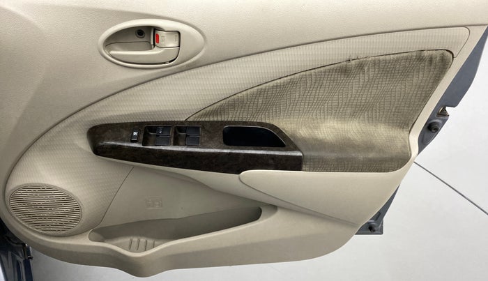 2015 Toyota Etios Liva VX, Petrol, Manual, 62,419 km, Driver Side Door Panels Control
