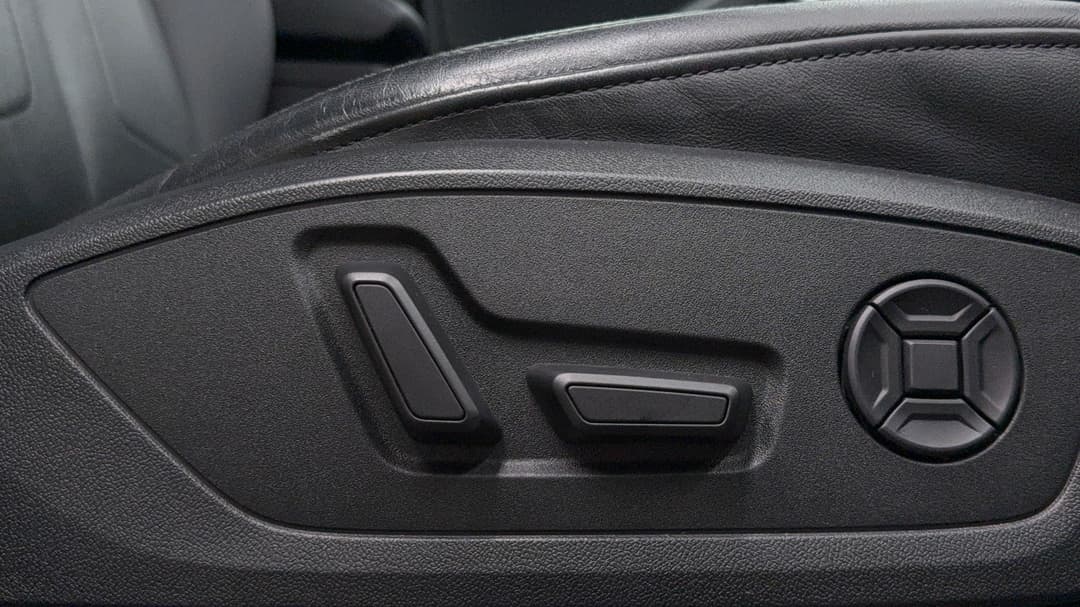 2021 Audi Q3 35 Tfsi, Automatic, 52341 km, Drivers Side Adjustment Panel