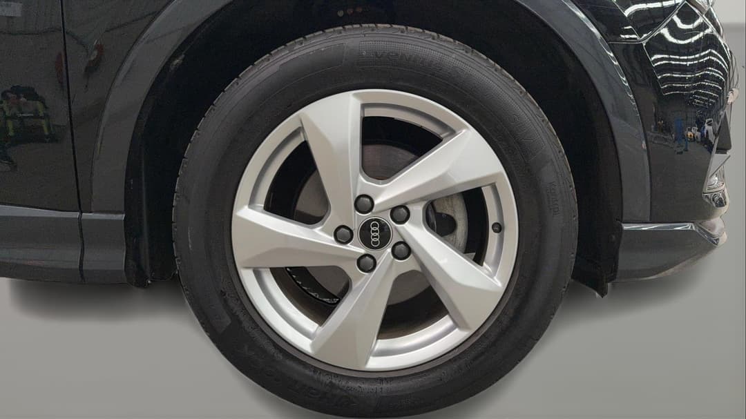 2021 Audi Q3 35 Tfsi, Automatic, 52341 km, Right Front Wheel