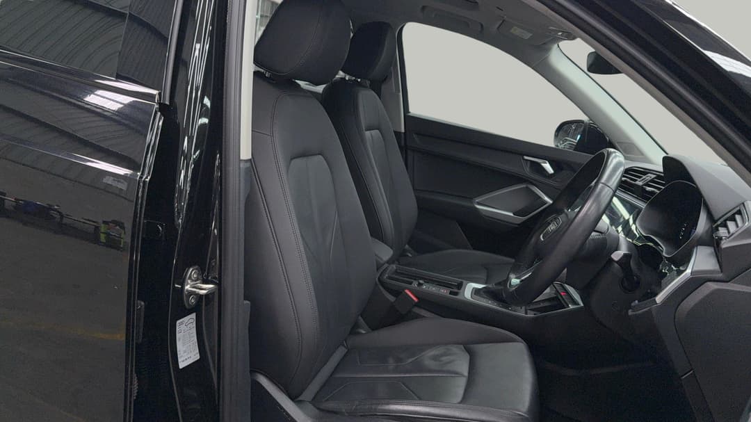 2021 Audi Q3 35 Tfsi, Automatic, 52341 km, Right Side Front Door Cabin View