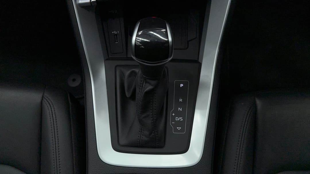 2021 Audi Q3 35 Tfsi, Automatic, 52341 km, Gear Lever 