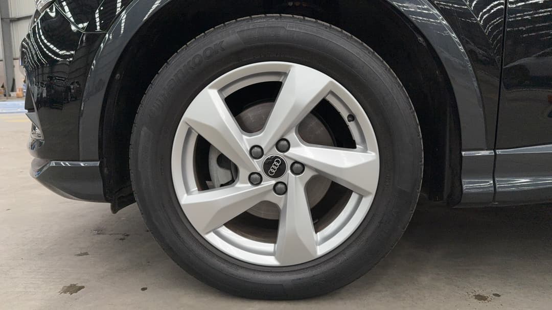 2021 Audi Q3 35 Tfsi, Automatic, 52341 km, Left Front Wheel