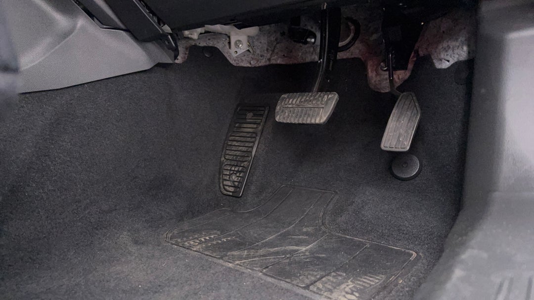 2022 Subaru Outback Awd, Automatic, 13079 km, Pedals and Footmat