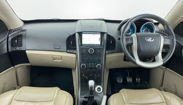 2016 Mahindra XUV500 W10 FWD, Diesel, Manual, 79,195 km, Dashboard