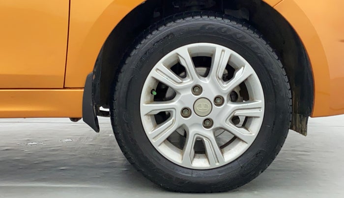 2016 Tata Tiago XZ 1.2 REVOTRON, Petrol, Manual, 12,664 km, Right Front Wheel