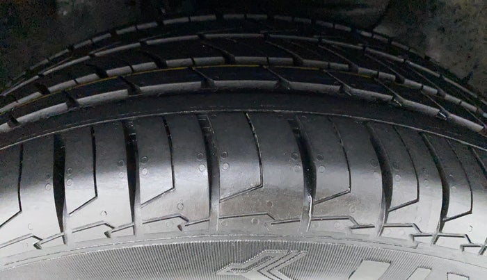 2015 Hyundai Elite i20 ASTA 1.2, Petrol, Manual, 49,189 km, Right Front Tyre Tread
