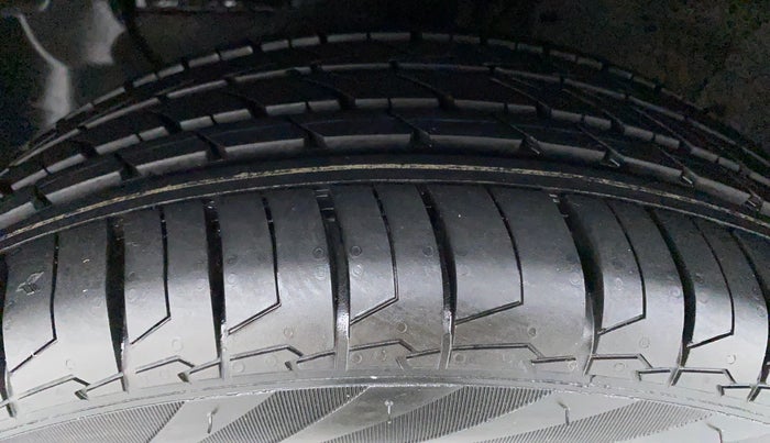 2015 Hyundai Elite i20 ASTA 1.2, Petrol, Manual, 49,189 km, Left Front Tyre Tread
