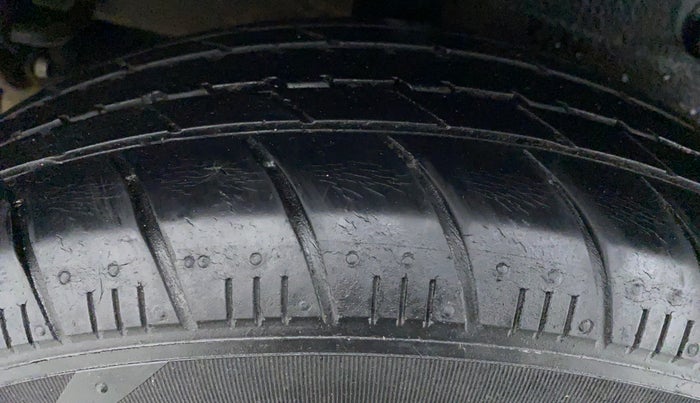 2019 Maruti Celerio VXI CNG D, CNG, Manual, 50,764 km, Left Front Tyre Tread