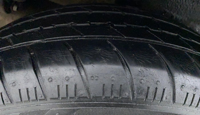 2019 Maruti Celerio VXI CNG D, CNG, Manual, 50,764 km, Left Rear Tyre Tread