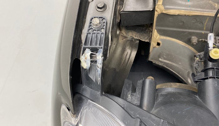 2018 Renault Kwid CLIMBER 1.0 AMT, Petrol, Automatic, 27,823 km, Right headlight - Clamp has minor damage
