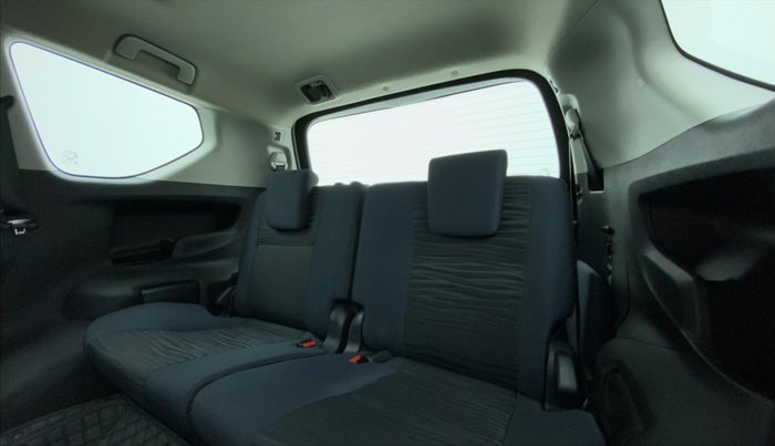 2022 Toyota Innova Crysta 2.4 VX 8 STR, Diesel, Manual, 48,971 km, Third Seat Row ( optional )