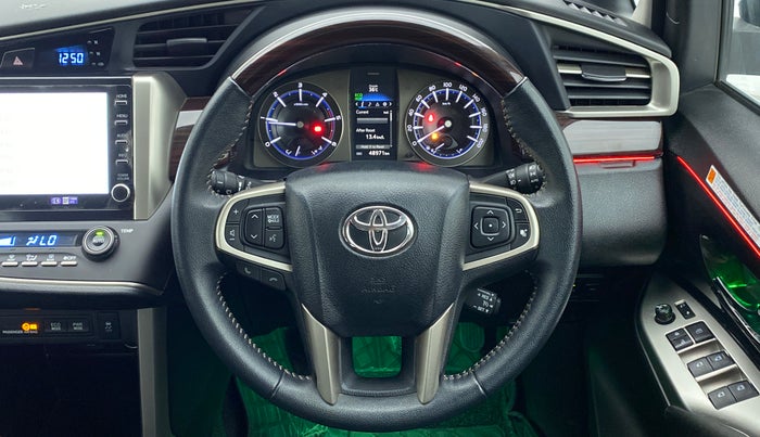 2022 Toyota Innova Crysta 2.4 VX 8 STR, Diesel, Manual, 48,971 km, Steering Wheel Close Up
